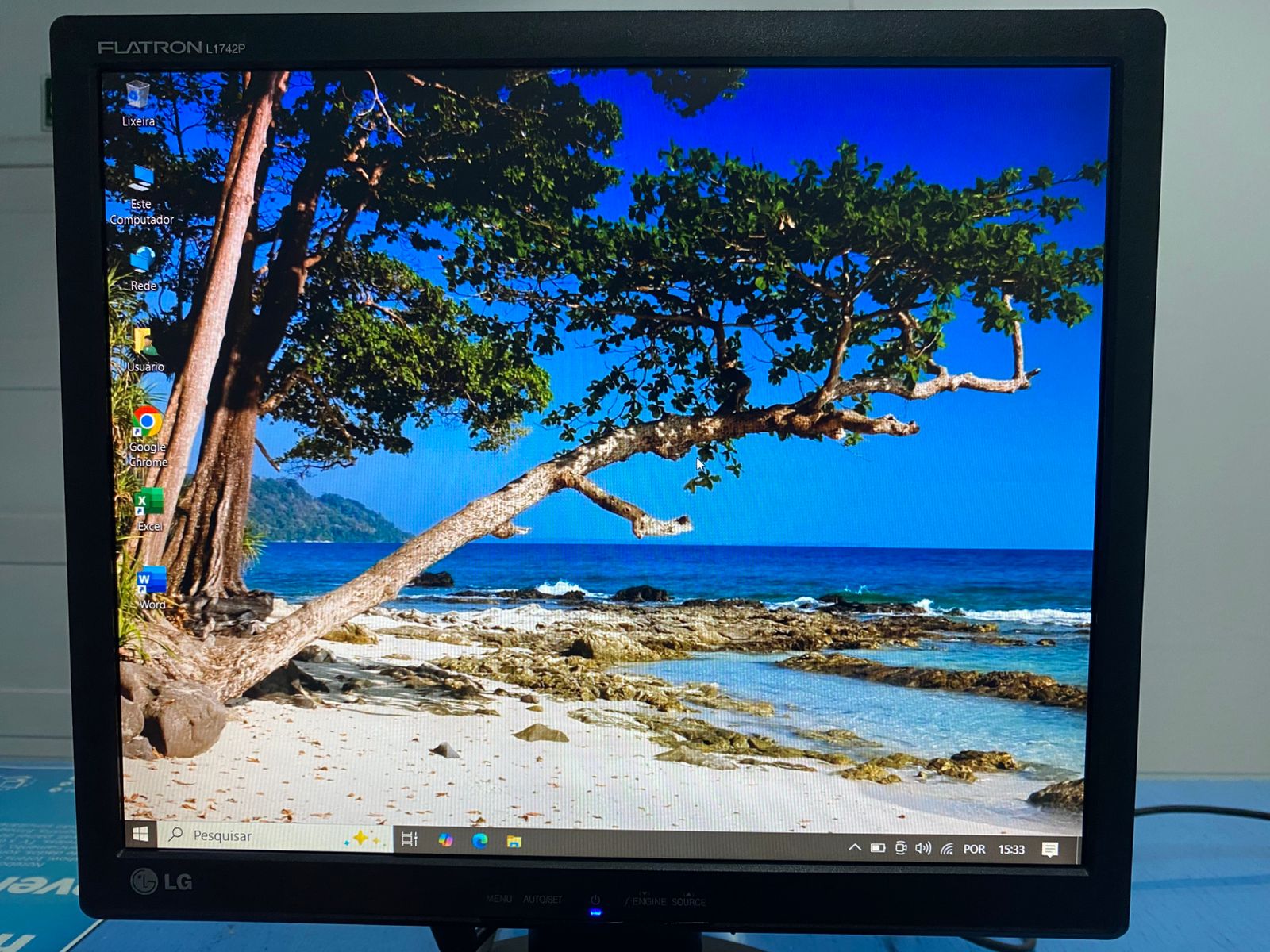 Monitor LG 17" (Usado) - Flatron L1742P 4x4 VGA e DVI